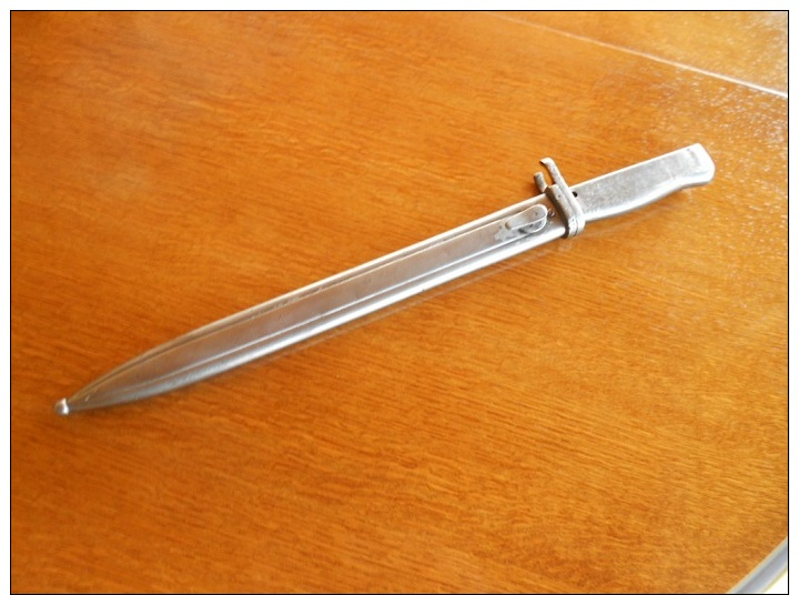 Baïonnette Allemande Modèle 1916 Ersatz 1ère GM Tout Acier, Lame à Gouttière. - Knives/Swords