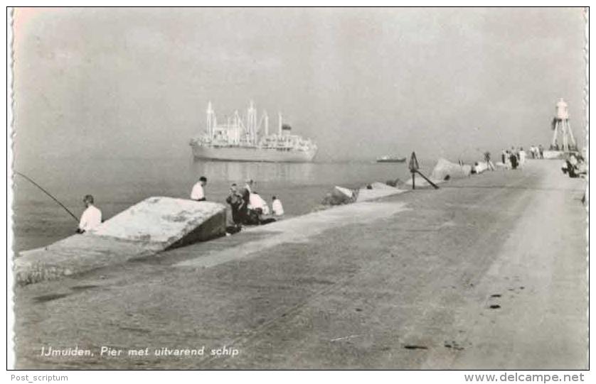 Pays Bas - Ijmuiden  - Pier Met Uitvarend Schip - IJmuiden