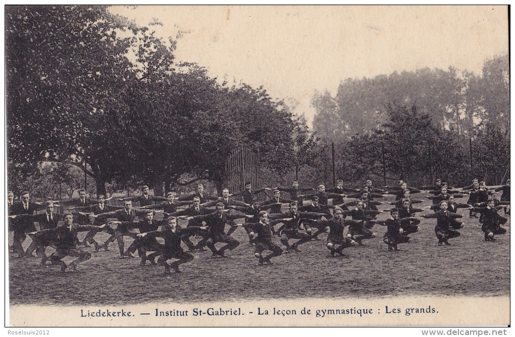 LIEDEKERKE : Institut St-Gabriel - La Leçon De Gymnastique : Les Grands - Liedekerke