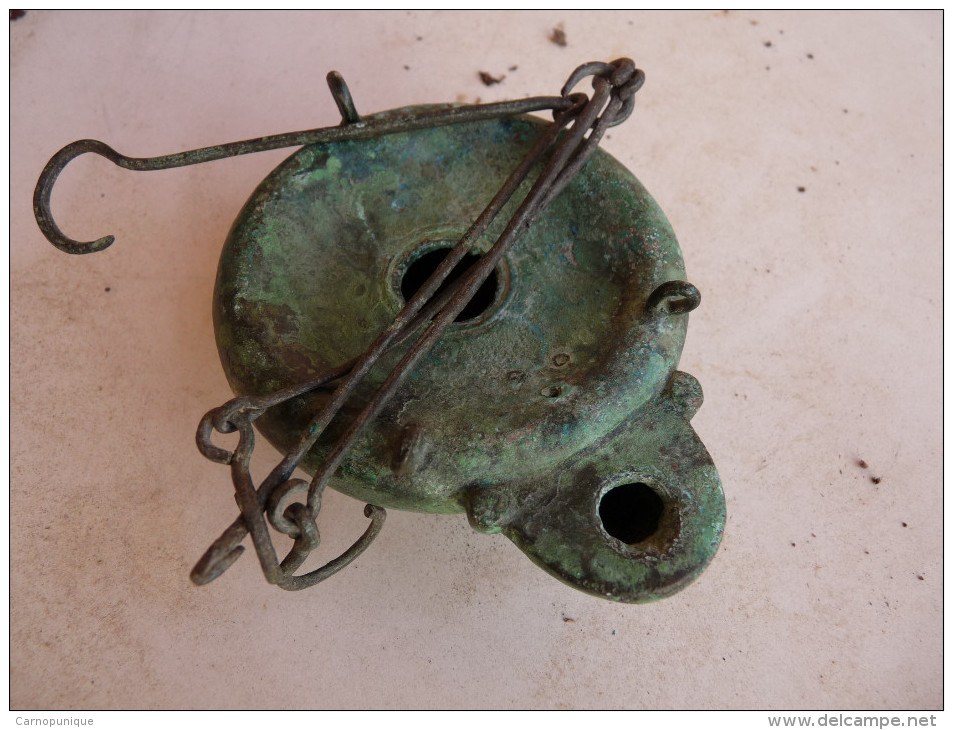 Lampe Romaine En Bronze - Arqueología