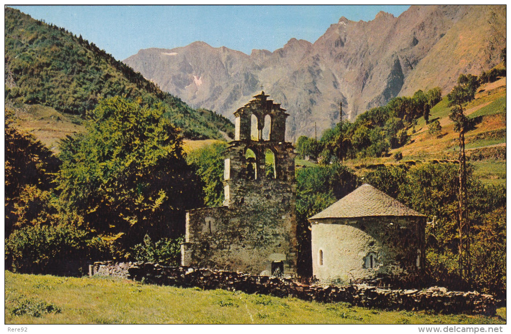 Haute Pyrenées 65 Vallée D´Aure   " Eglise Des Templier Le Massif Du Campbielh Et Pic Méchant   " - Autres & Non Classés