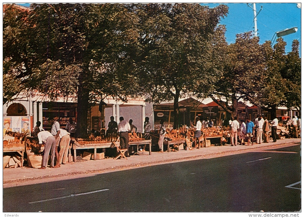 African Wood Carving Stalls, Mombasa, Kenya Postcard Used Posted To UK 1973 Nice Stamp - Kenya