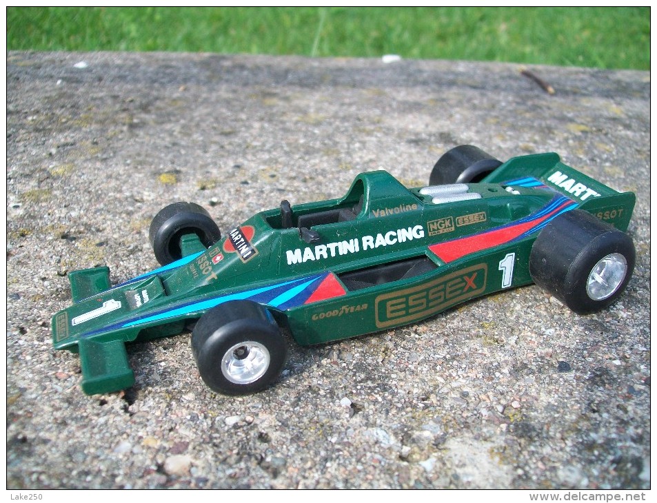 POLISTIL - LOTUS 80 F1 NO  BOITE  Scala 1/32 - Echelle 1:32