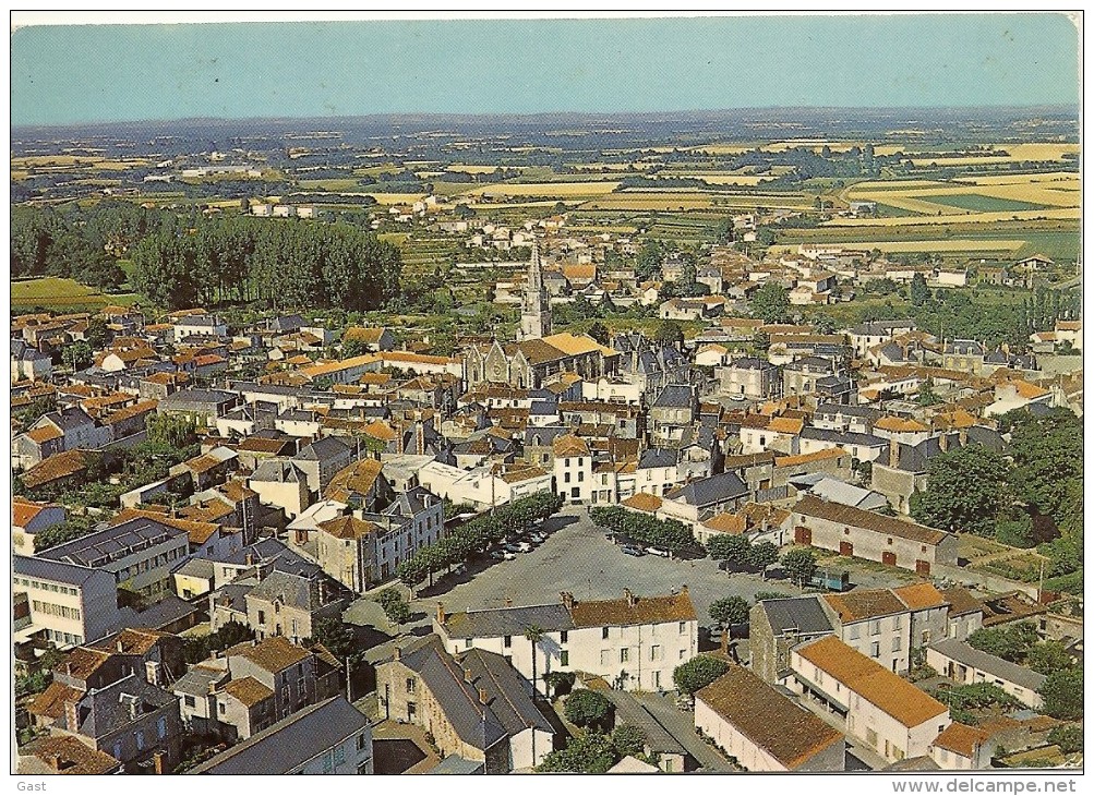 85  CHANTONNAY    VUE  GENERALE - Chantonnay