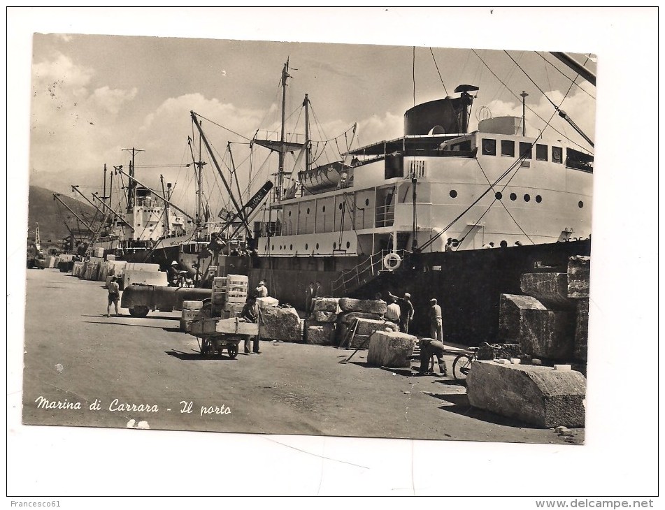 $3-3641 TOSCANA MARINA DI CARRARA PORTO NAVI CARTOLINA 1956 Viaggiata. - Carrara