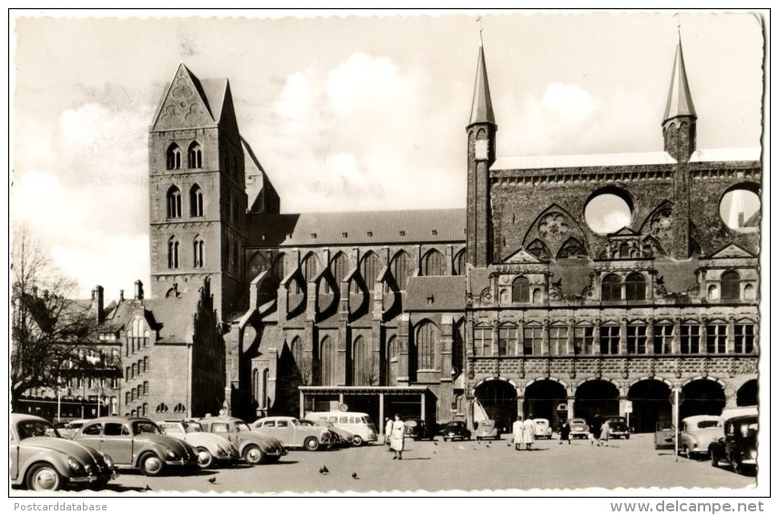 Lubeck - Marktplatz Mit Rathaus Und St. Marien - & Old Cars - Lübeck-Travemuende