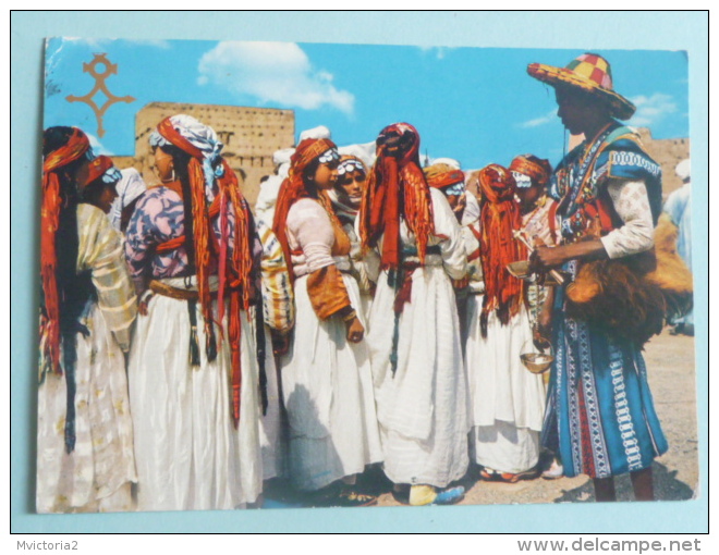 MARAKKECH - Danseuses Et Porteur D'Eau - Marrakesh