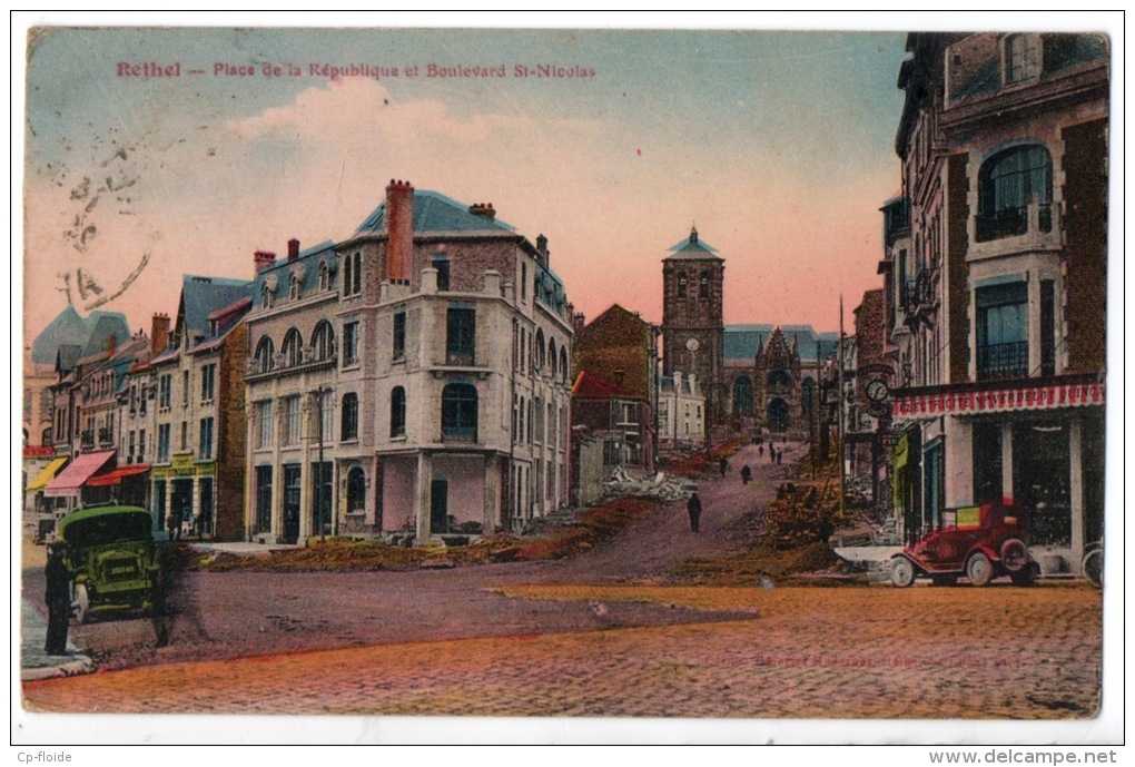 08 - RETHEL . PLACE DE LA RÉPUBLIQUE ET BOULEVARD SAINT-NICOLAS - Réf. N°185 - - Rethel