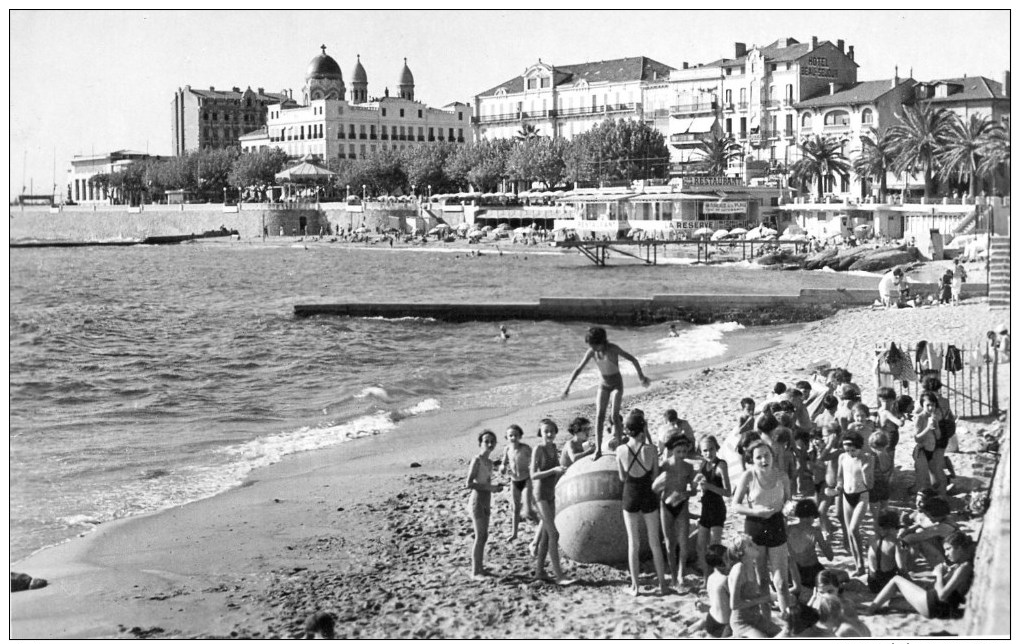 PHOTO..SAINT RAPHAEL...JEUX SUR LA PLAGE  . TAILLE  9/14....PRIX: 1,99 € - Sport