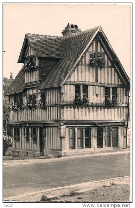 L270_191 - Lisieux - 7 Manoir D'Assemont. Vue Prise Sur La Rue De Caen Et Chemin D'Assemont - Lisieux