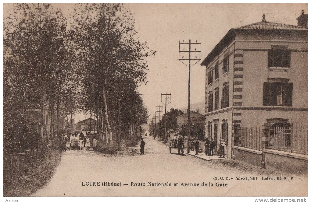 CPA 69 Loire - Route Nationale Et Avenue De La Gare - Belle Animation - Loire Sur Rhone