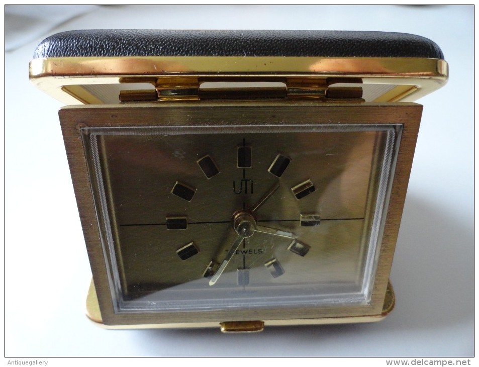 ANCIEN PETIT REVEIL DE VOYAGE  UTI 7 JEWELS GERMANY - Alarm Clocks