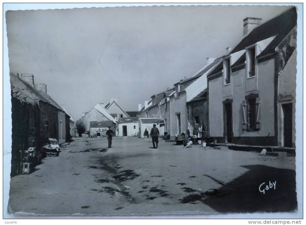 56 : Inhabituel : Ile De Houat - Le Village - Rue à Déterminer - CPSM Animée Grand Format - Andere & Zonder Classificatie