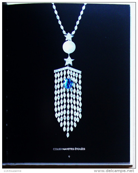 RARE Et SUPERBE Catalogue  JOAILLERIE CHANEL 2010 (couverture En Relief, Tranche Argentée) - Autres & Non Classés