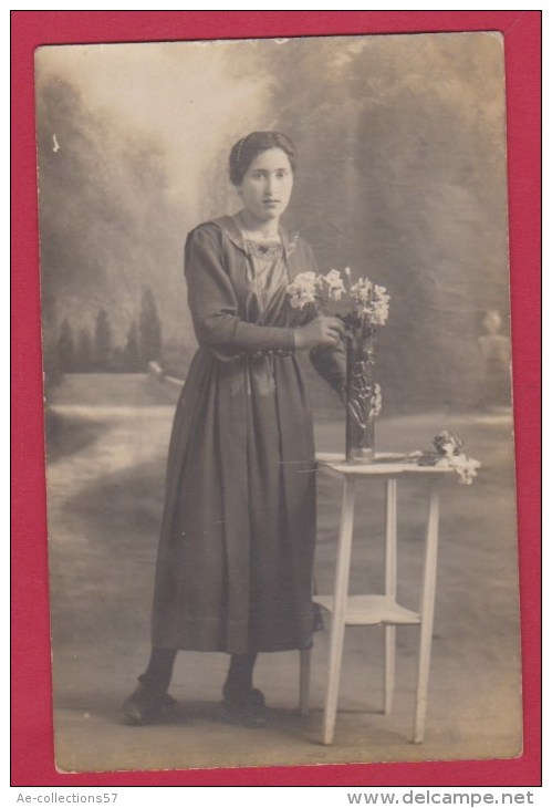 CARTE POSTALE  //  Photo Femme Début 1900 - Silhouetkaarten