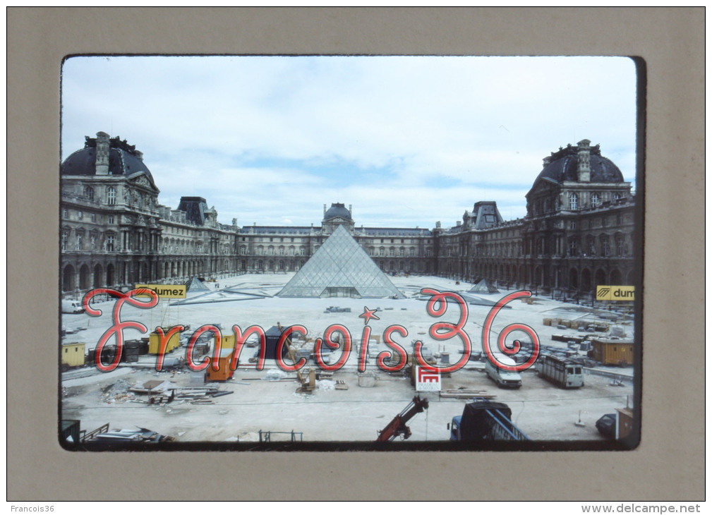 Photographie Diapositive Du Photographe Laurent WIAME Student Of Gene Fenn - La Pyramide Du Louvres Paris En 1988 - Albums & Collections