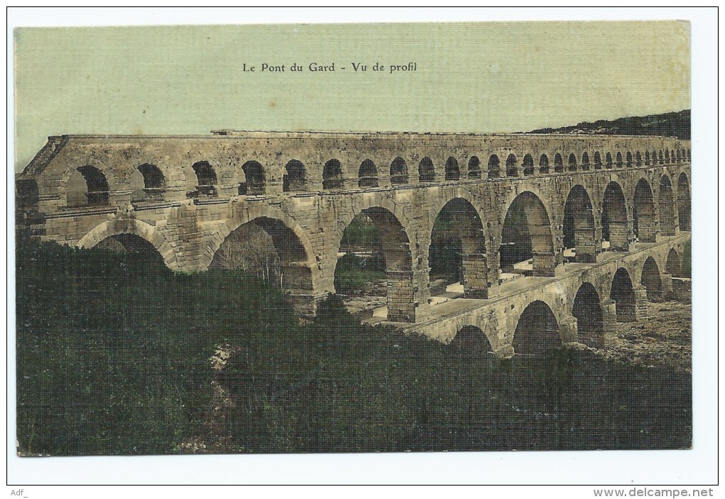 @ CPA TOILEE LE PONT DU GARD, VUE DE PROFIL, GARD 30 - Autres & Non Classés