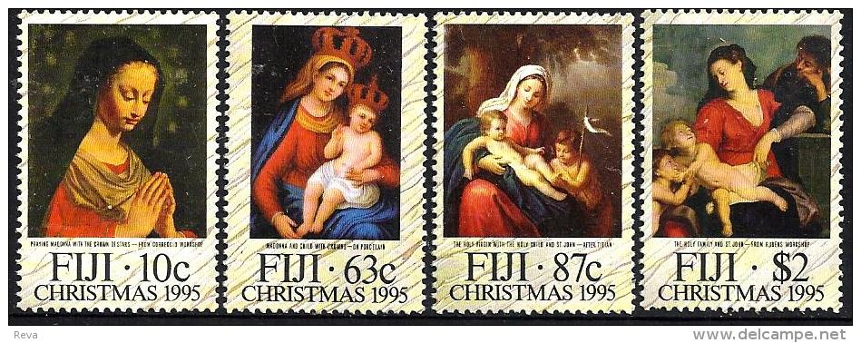 FIJI ISLANDS CHRISTMAS WOMAN CHILD  SET OF 4 ISSUED 1995 MINT SG? READ DESCRIPTION !! - Fiji (1970-...)