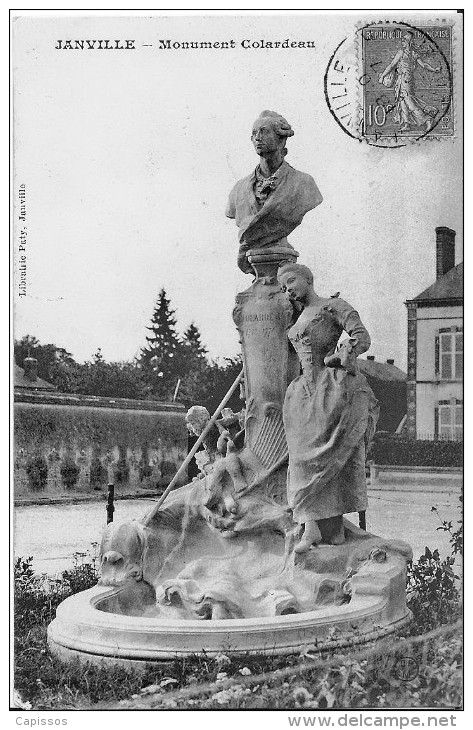 Janville Monument Colardeau Bon Etat Excepté Coin Bas Gauche - Autres & Non Classés