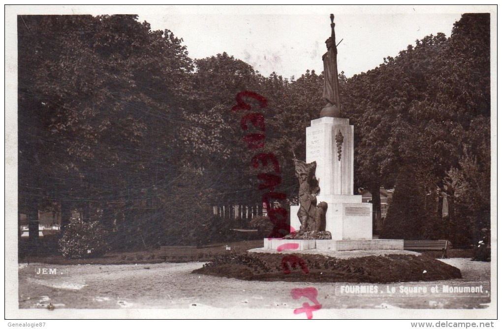 59 -  FOURMIES - LE SQUARE ET LE MONUMENT    CARTE PHOTO J. MERCIER HAUTMONT - Fourmies