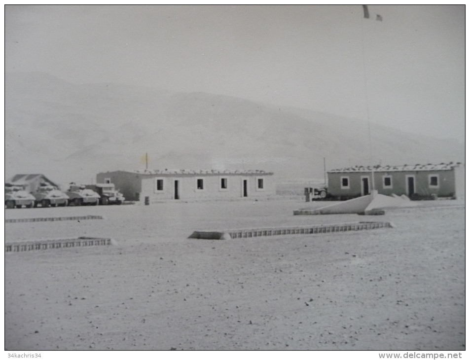 Archive Légion étrangère Aviation.Photo Originale 17.5 X 24 Le Camp De La Légion . 2ème R.E.P.. à Tiour. Parachutiste - Oorlog, Militair