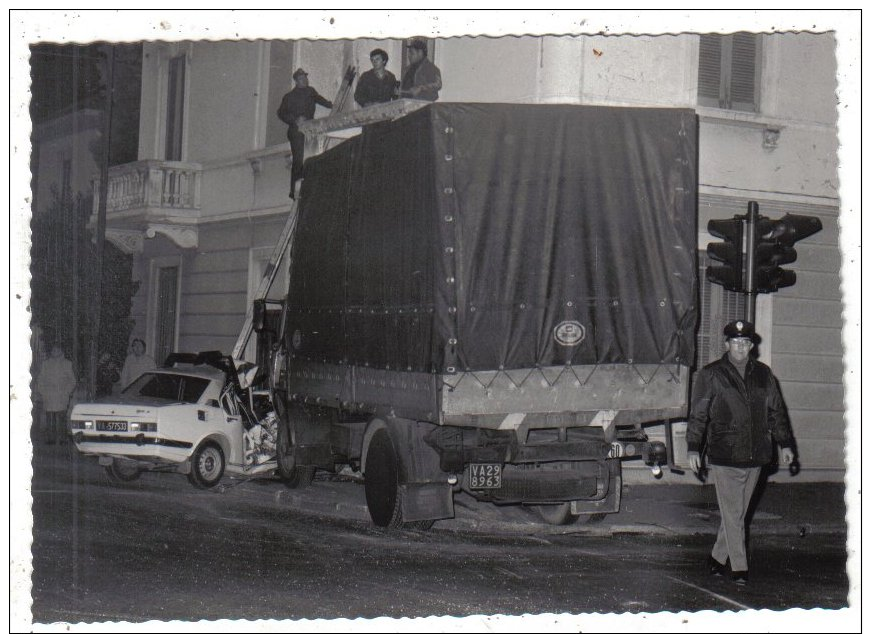 MILITARI - FOTO Cm 13,8 X 9,8 - Camion - Polizia - Fotografo Di Gallarate - Other & Unclassified