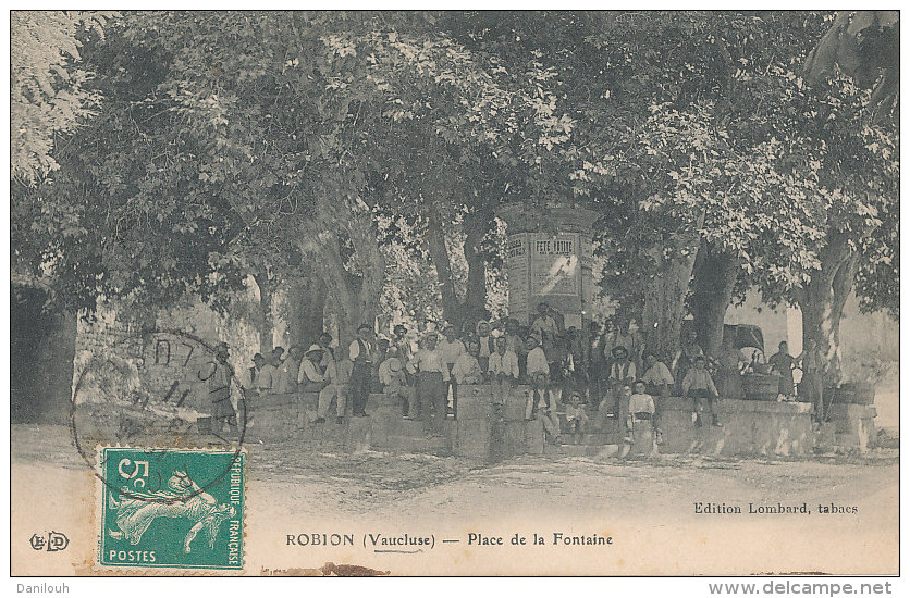 84 --- ROBION   Place De La Fontaine   Edit Lombard   ELD    ANIMEE - Robion