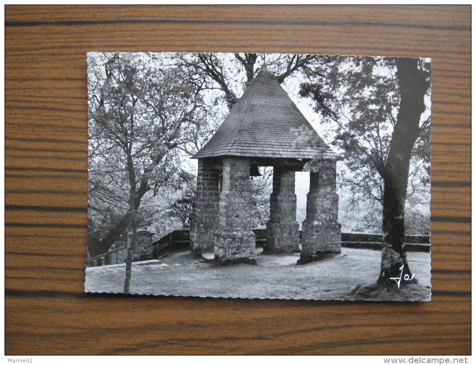 Bretagne    Le Faouet ( Morbihan ) Chapelle Sainte Barbe                  2 Scans - Faouët