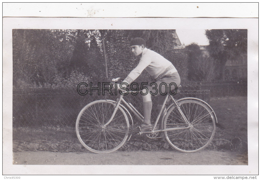 PHOTO - UN CYCLISTE - CYCLISME - VELO - Ciclismo