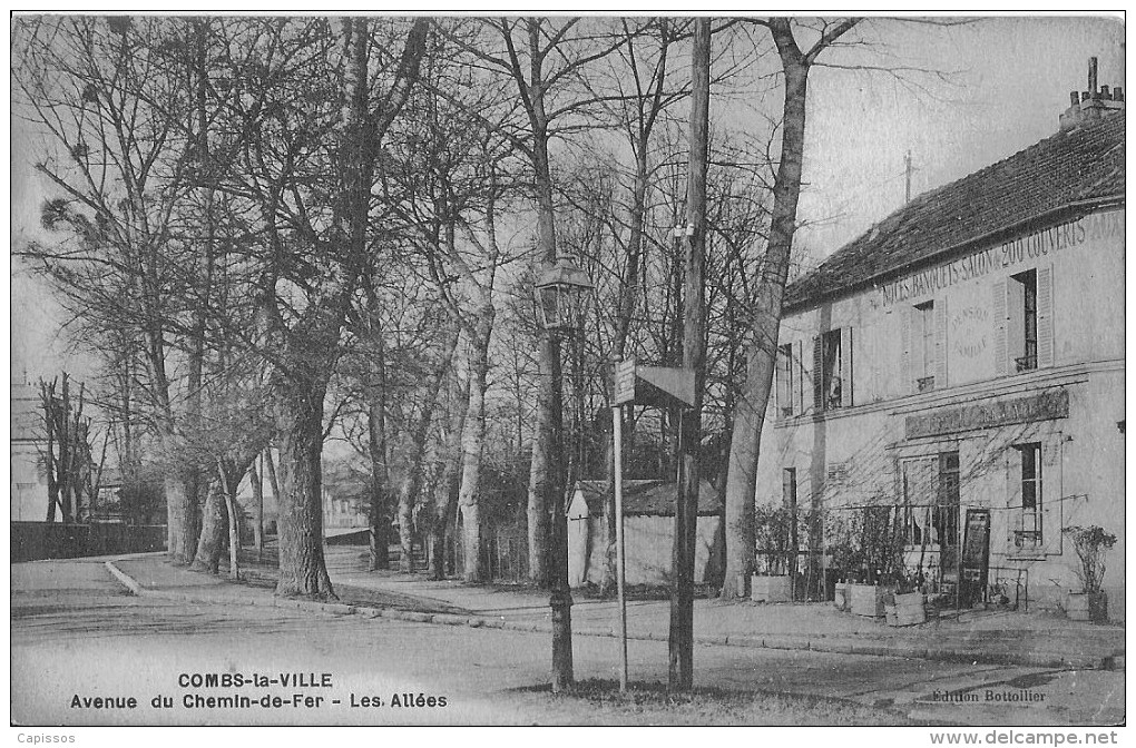 Combs La Ville Avenue Du Chemin De Fer- Les Allées Bon Etat - Combs La Ville