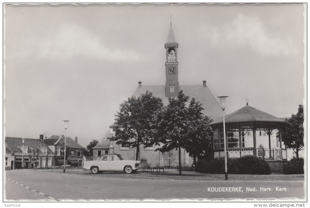 Koudekerke: SIMCA ARIANE ('61) -  Ned. Herv. Kerk  & Muziekkoepel - Zeeland Nederland - Voitures De Tourisme