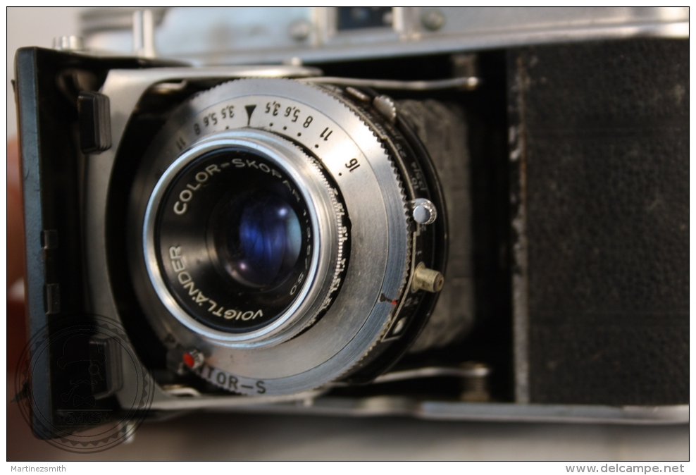 VOIGTLANDER VITO II 35mm Folding Camera/ Bellows Camera with Original Leather case