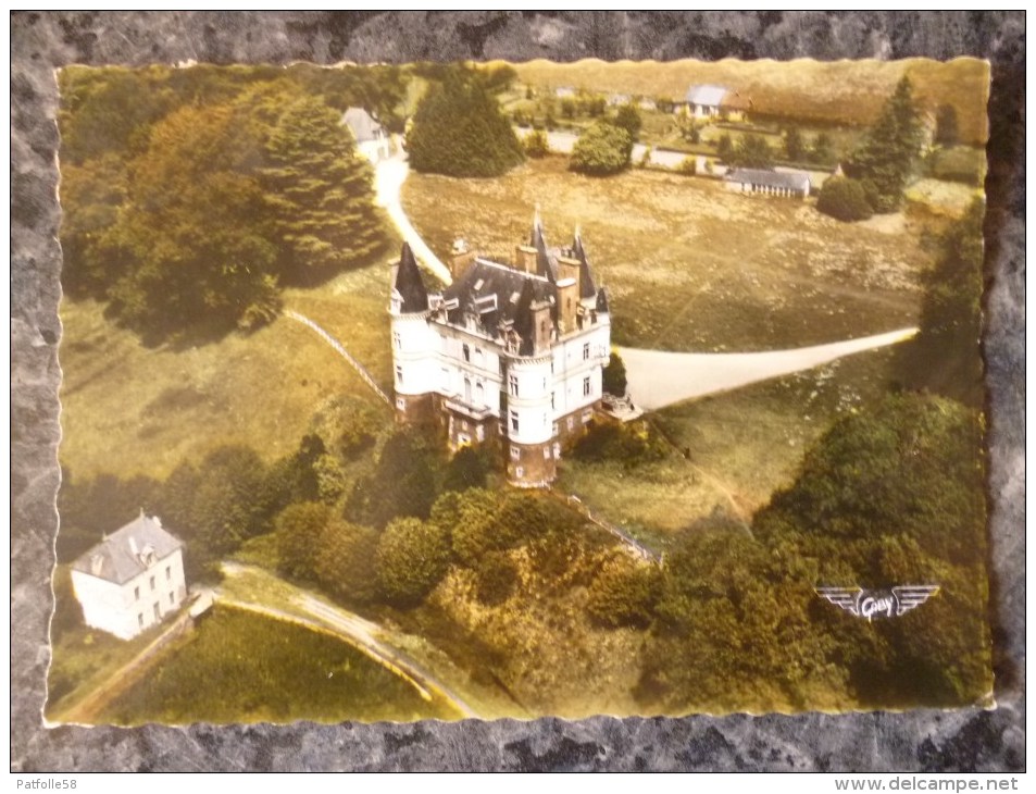 GUEMENE PENFAO (44). VUE AERIENNE SUR LE CHATEAU DE JUZET . ANNEE 1971 - Guémené-Penfao