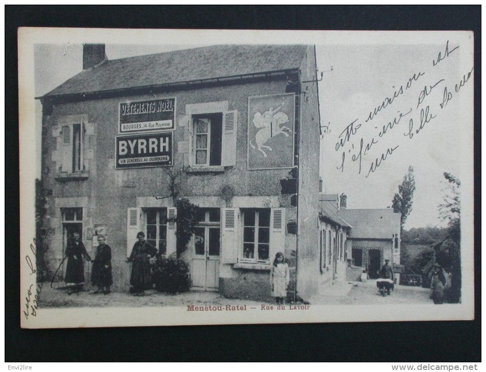 Ref2172 A - CPA Animée Menetou-Ratel (Cher) - Rue Du Lavoir - Byrrh Cinzano Vêtements De Noel Bourges, Mlle Michel édit - Otros & Sin Clasificación