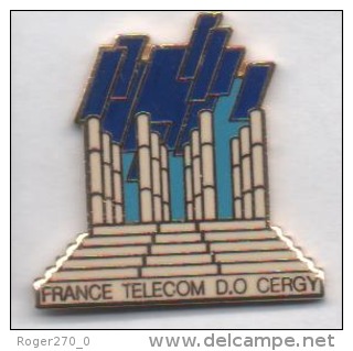 Superbe Pin´s En EGF , France Télécom , DO Cergy Pontoise - France Telecom