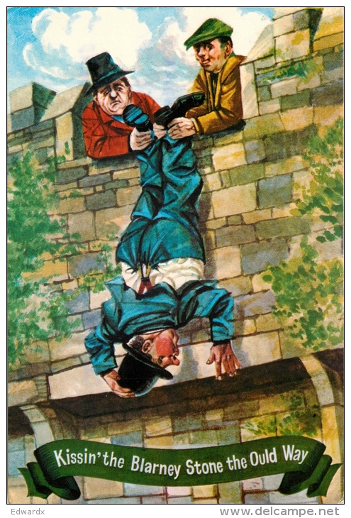Kissing The Blarney Stone, Ireland Postcard Posted 1981 Stamp - Other & Unclassified