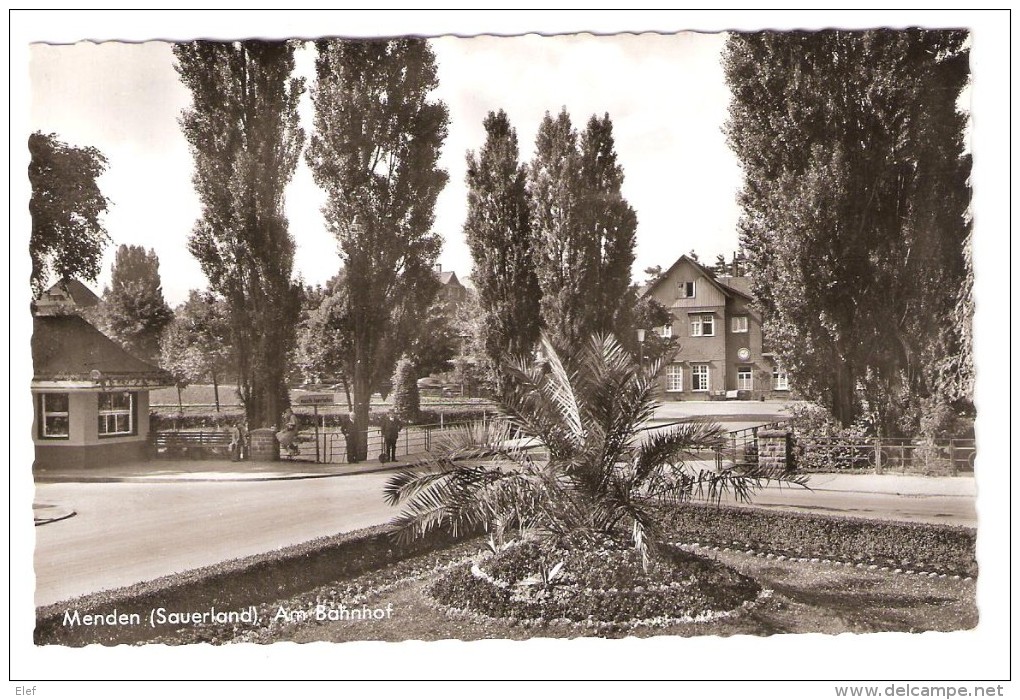 MENDEN, Nordrhein Westfalen, Deutschland: Am Bahnhof ; Près De La Gare  ; Ed Cramers ,années 50 ,TTB !!!!!!! - Menden