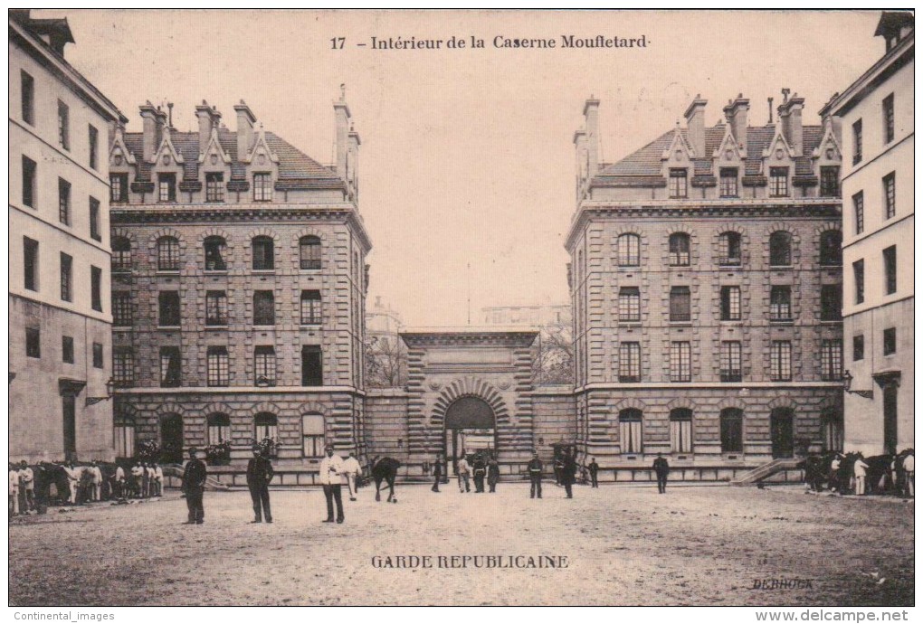 PARIS/GARDE REPUBLICAINE/ INTERIEUR De La CASERNE MOUFLETARD/ ANIMATION/ Réference 4488 - Casernes