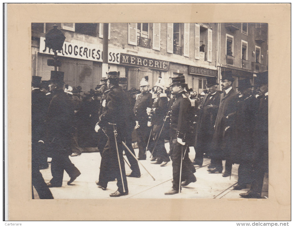 GRENOBLE,ISERE,1908 ,DEFILE ,PLACE DE L´ETOILE,MANIFESTATION,DE FILE,HOMME POLITIQUE,MILITAIRE,PHOTO ANCIENNE - Places