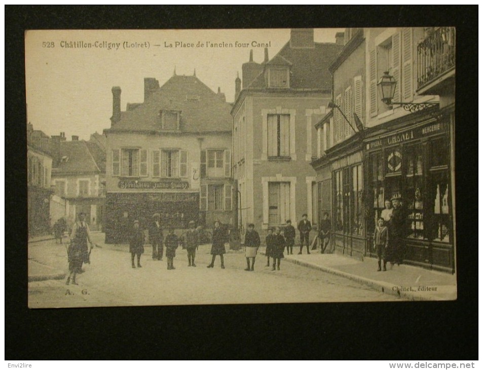 Ref2401 AX109 - CPA Animée De Chatillon Coligny (Loiret) - La Place De L'ancien Four Canal - Chenet édit. - Commerces - Chatillon Coligny