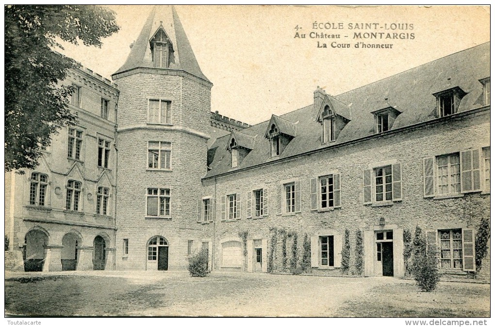 CPA 45 MONTARGIS ECOLE SAINT LOUIS AU CHATEAU LA COUR D HONNEUR - Montargis