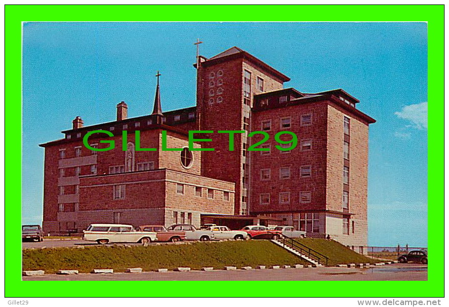 HAUTERIVE, QUÉBEC - L'HOPITAL HÖTEL-DIEU DE HAUTERIVE - UNIC - PHOTO, STUDIO YVON - ANIMÉE VIEILLE VOITURES - - Saguenay