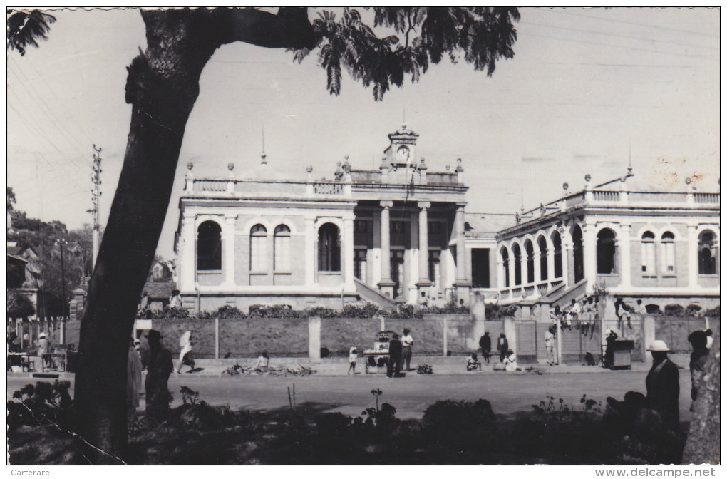 Carte Photo,MADAGASCAR,Tananarive,Antananarivo,l´école De Médecine En 1953,sud De L´équateur,océan Indien,5 ème Ile ,rar - Madagaskar