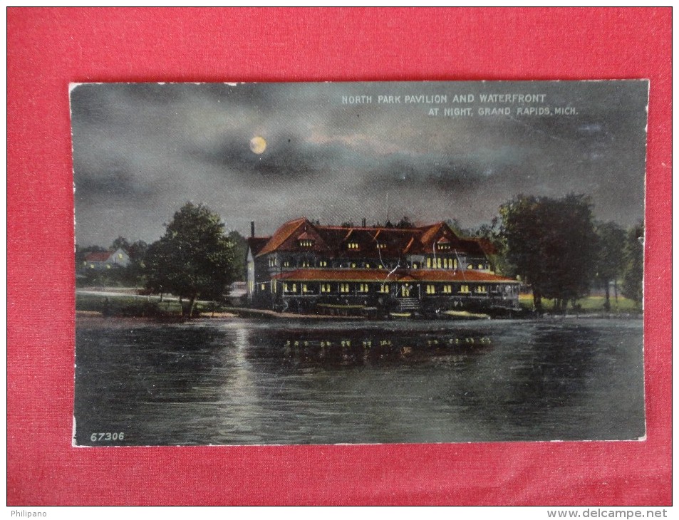 Michigan > Grand Rapids  North Park Pavilion & Waterfront  At Night  1915  Cancel   Ref 1270 - Grand Rapids