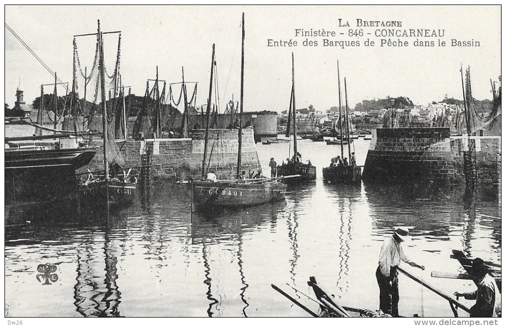 Concarneau - Entrée Des Barques De Pêche Dans Le Bassin - Carte Non Circulée - Concarneau