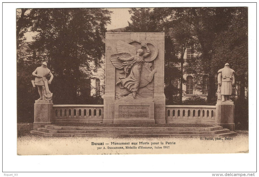 DOUAI  - Le Monument Aux Morts Pour La Patrie - Douai