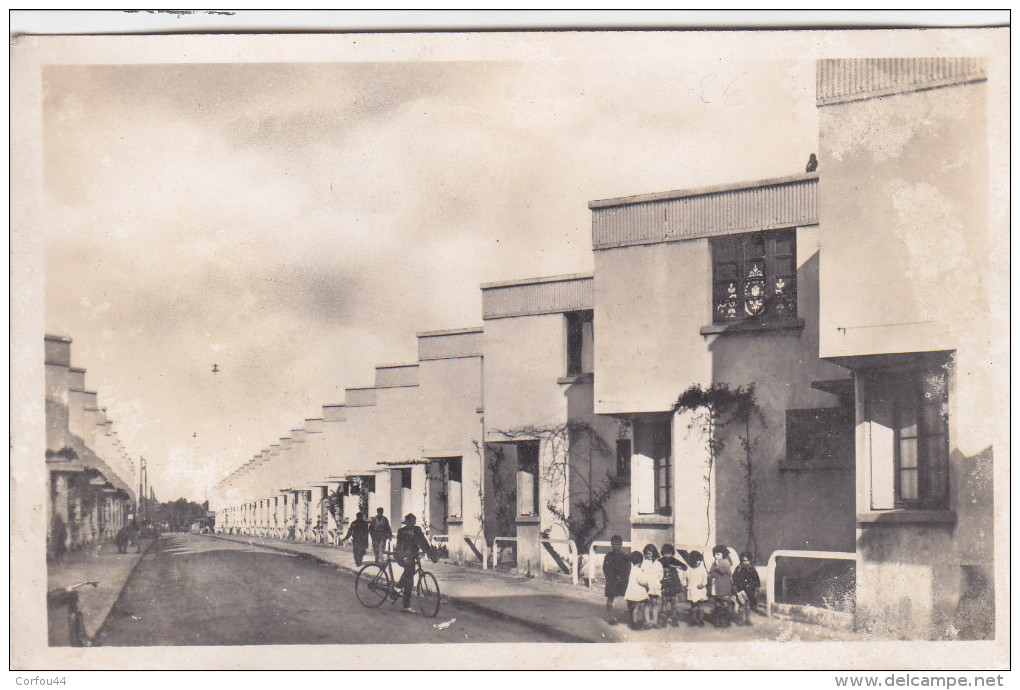 TRAPPES : Le Lotissement Des" Dents De Scie" - CPSM 9x14 - Rare ! - Trappes