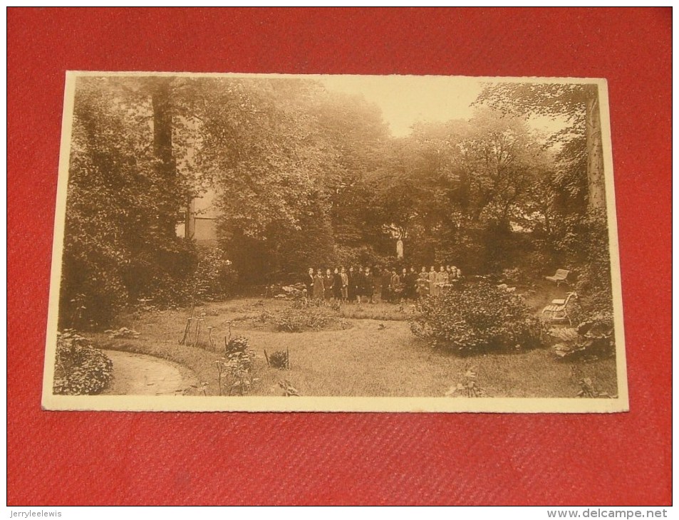 BRUXELLES -  Maison De Retraite De La Jeunesse Chrétienne , Rue Philomène  -  Chapelet Au Jardin - Educazione, Scuole E Università