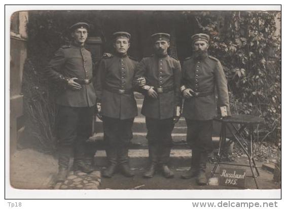 Militaire En Uniforme  Allemand   Campagne De Russie 1915 - Uniformes