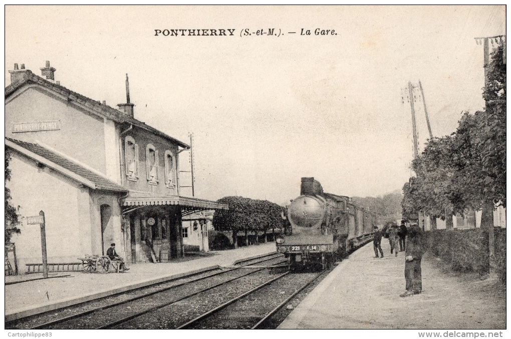 SEINE ET MARNE 77 Saint-Fargeau-Ponthierry LA GARE DE PONTHIERRY PRINGY  AVEC LE TRAIN - Saint Fargeau Ponthierry